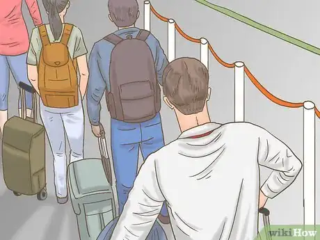 Imagen titulada Go Through U.S. Customs Step 11