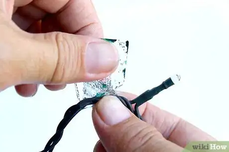 Imagen titulada String Christmas Tree Lights Step 3