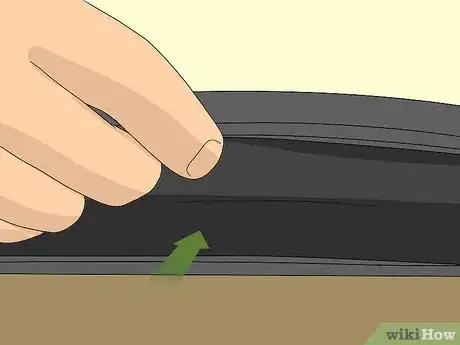 Imagen titulada Fix a Bike Tire Step 17