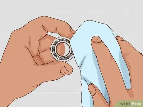 Imagen titulada Get the Bearings out of Skateboard Wheels Step 5