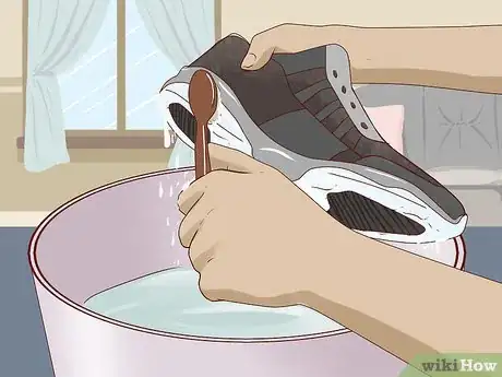 Imagen titulada Clean Icy Soles Step 6