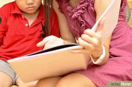 Imagen titulada Build Confidence in Preschoolers and Toddlers With Public Speaking Step 1