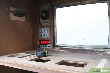 Imagen titulada Convert an Old TV Into a Fish Tank Step 4
