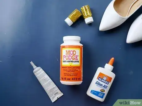 Imagen titulada Make Glitter Shoes Step 3