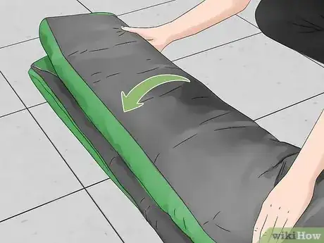 Imagen titulada Pack a Sleeping Bag Step 5