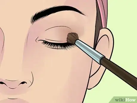 Imagen titulada Make Your Eyes Look Less Droopy Step 2