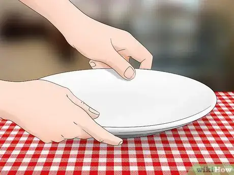 Imagen titulada Make a Cupcake Stand Step 4