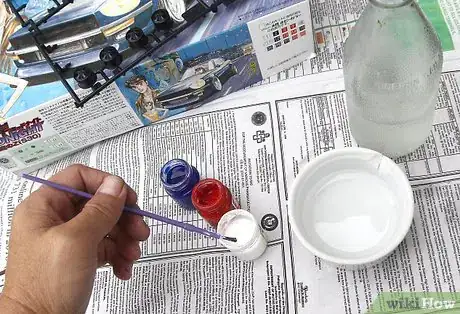 Imagen titulada Paint a Model Car Step 7