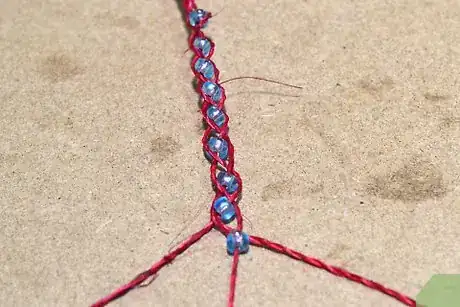 Imagen titulada Make a Wish Bracelet Step 7