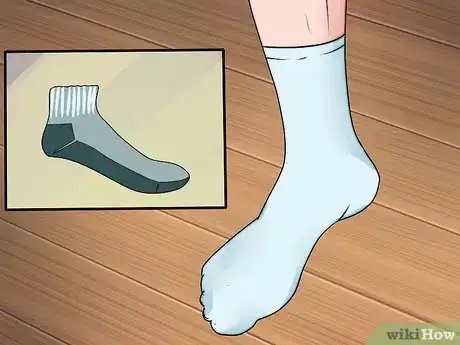Imagen titulada Prevent Foot Blisters Step 4