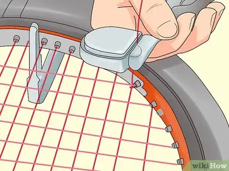 Imagen titulada String a Tennis Racquet Step 9