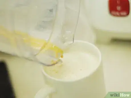 Imagen titulada Make a Caramel Latte Step 7