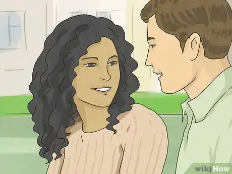 Imagen titulada Tell if a Girl Wants to Hold Hands Step 8