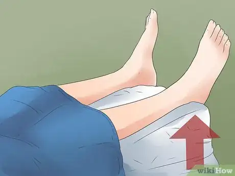 Imagen titulada Deal with Gout in Ankles with FSGS Step 1