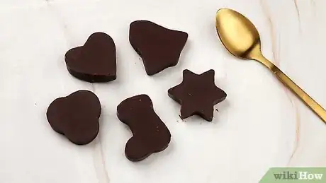Imagen titulada Make Chocolate Shapes Step 6