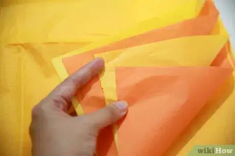 Imagen titulada Make a Tissue Paper Ball Step 1