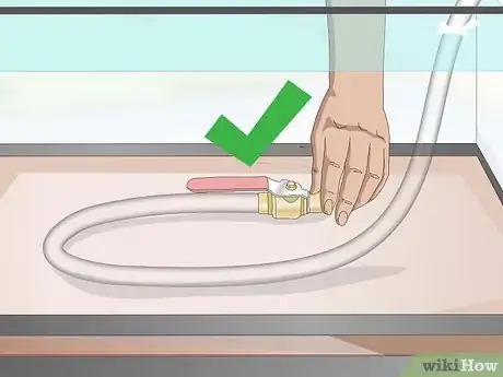 Imagen titulada Siphon Water Step 10