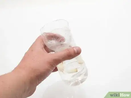 Imagen titulada Make a Fly Trap Step 10