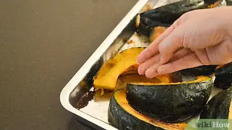 Imagen titulada Bake Kabocha Squash Step 16