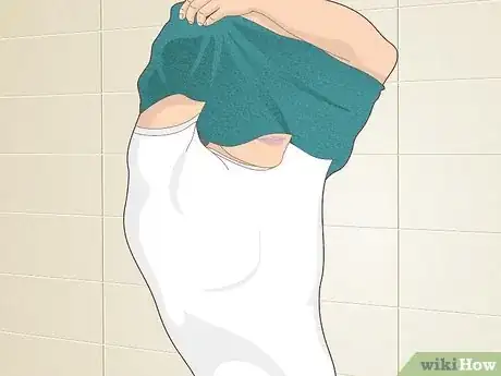 Imagen titulada Get Deodorant Off Your Clothes Step 12