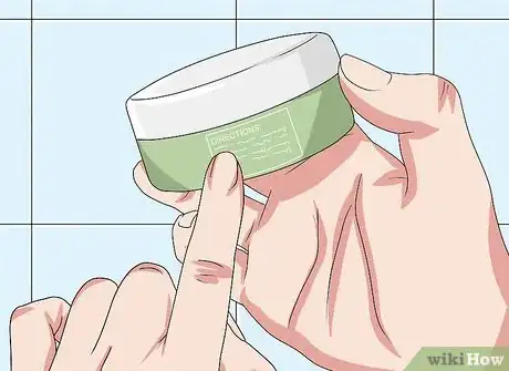 Imagen titulada Apply a Hair Mask Step 1