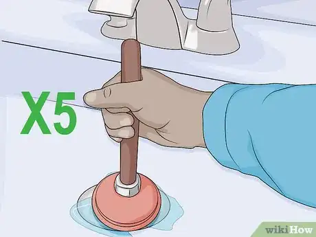 Imagen titulada Clean a Bathroom Sink Drain Step 5