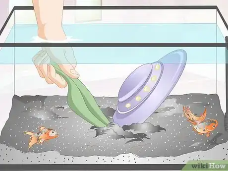 Imagen titulada Creatively Decorate a Freshwater Fish Tank Step 7