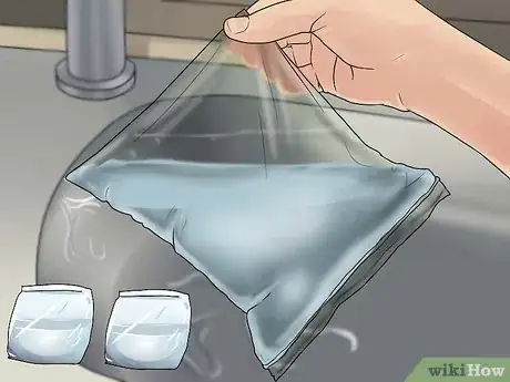 Imagen titulada Stretch Tight Ballet Flats Step 1