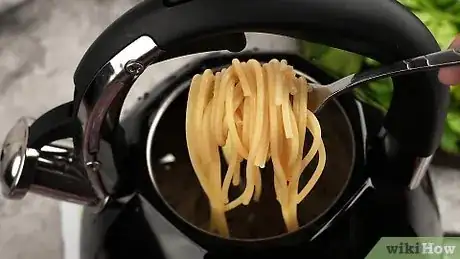 Imagen titulada Cook with Just a Kettle Step 15