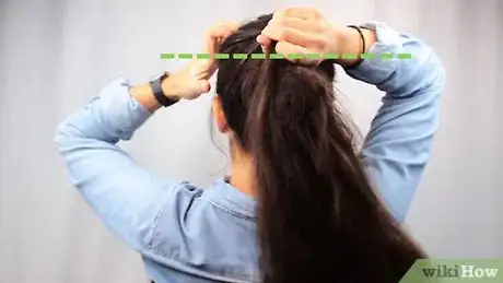 Imagen titulada Do a Basic Ponytail Step 3