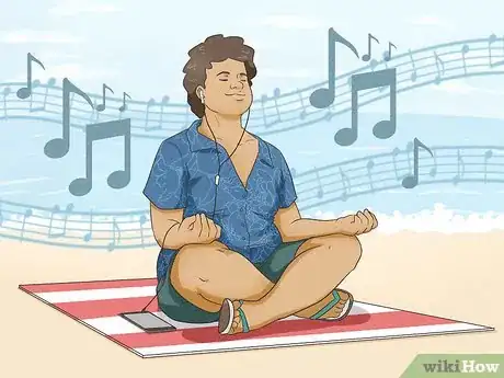 Imagen titulada Hide Gynecomastia at the Beach Step 10