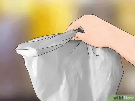 Imagen titulada Get Spiders Out of Your House Without Killing Them Step 15