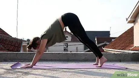 Imagen titulada Stretch Your Inner Thighs Step 10