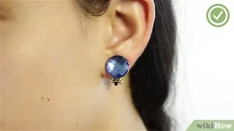 Imagen titulada Make Fake Earrings Step 18