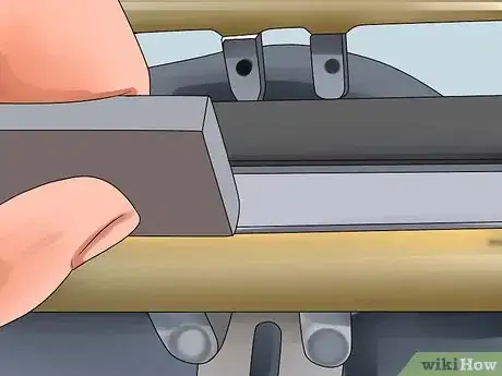 Imagen titulada Sharpen Skates Step 12