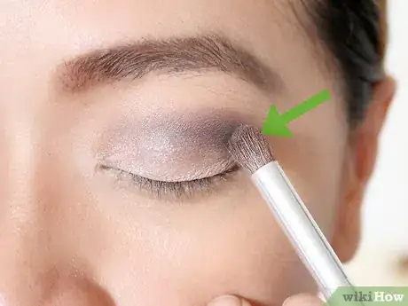 Imagen titulada Apply Natural Makeup for Brown Eyes Step 6