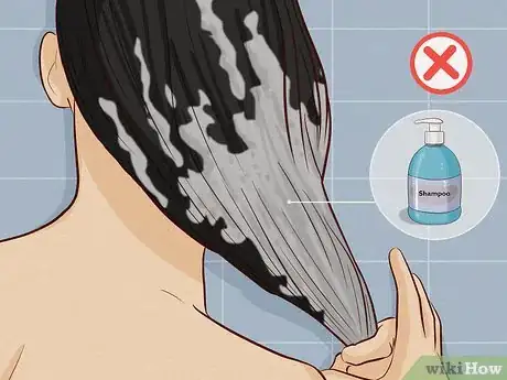 Imagen titulada Glue Hair Extensions Step 18