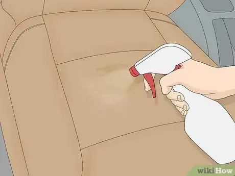 Imagen titulada Get Urine Out of a Car Seat Step 8
