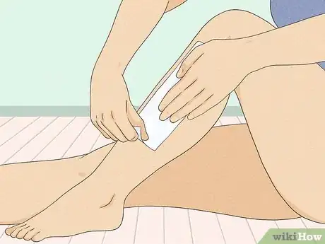 Imagen titulada Get Smooth Legs Step 10