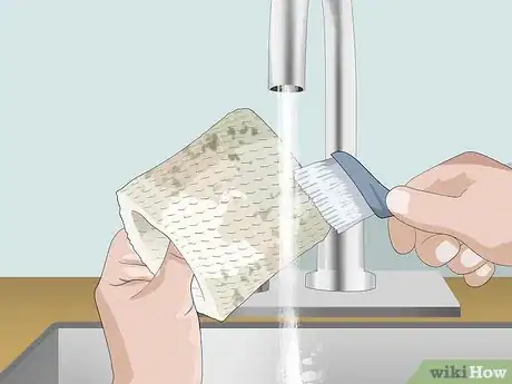 Imagen titulada Clean a Humidifier Filter Step 4