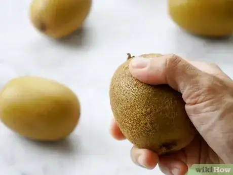 Imagen titulada Tell if a Kiwi Is Ripe Step 5