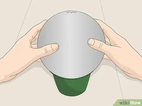 Imagen titulada Make a Disco Ball with CDs Step 13