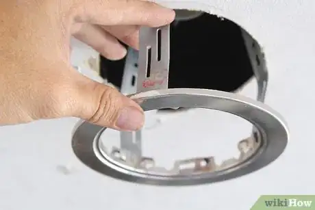 Imagen titulada Install Recessed Lighting Step 12