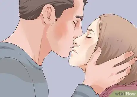 Imagen titulada Give an Unforgettable Kiss Step 6