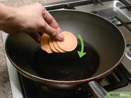 Imagen titulada Make Sweet Potato Chips Step 3
