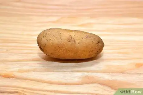 Imagen titulada Peel Potatoes With an Ordinary Kitchen Knife Step 15