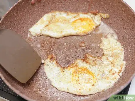 Imagen titulada Make an Egg Sandwich Step 6
