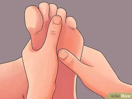 Imagen titulada Soothe Sore Feet Step 10