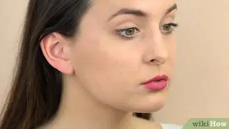Imagen titulada Apply Lipstick Step 13