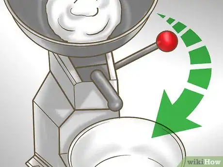 Imagen titulada Fill Lotion Bottles Step 14